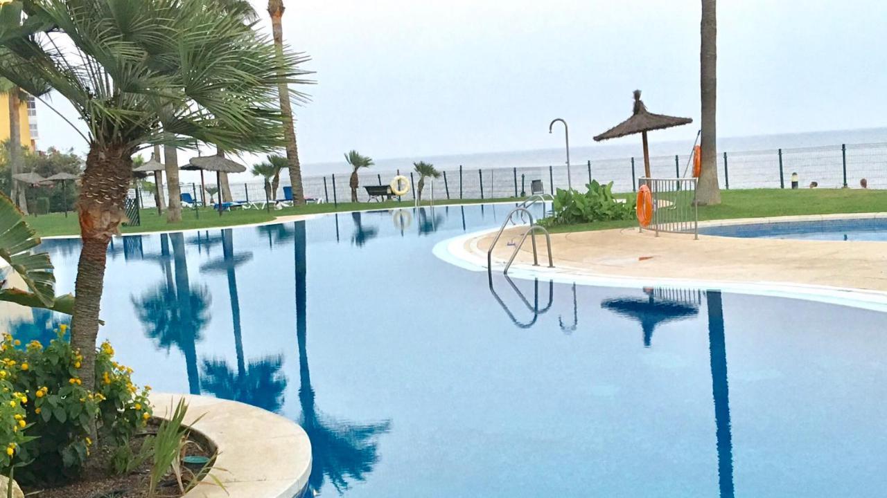 Mi Capricho 170 Beachfront Apartment Sitio de Calahonda Bagian luar foto
