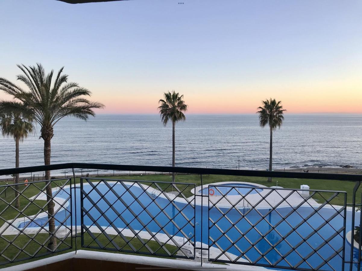 Mi Capricho 170 Beachfront Apartment Sitio de Calahonda Bagian luar foto