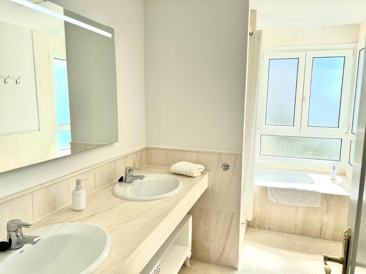 Mi Capricho 170 Beachfront Apartment Sitio de Calahonda Bagian luar foto