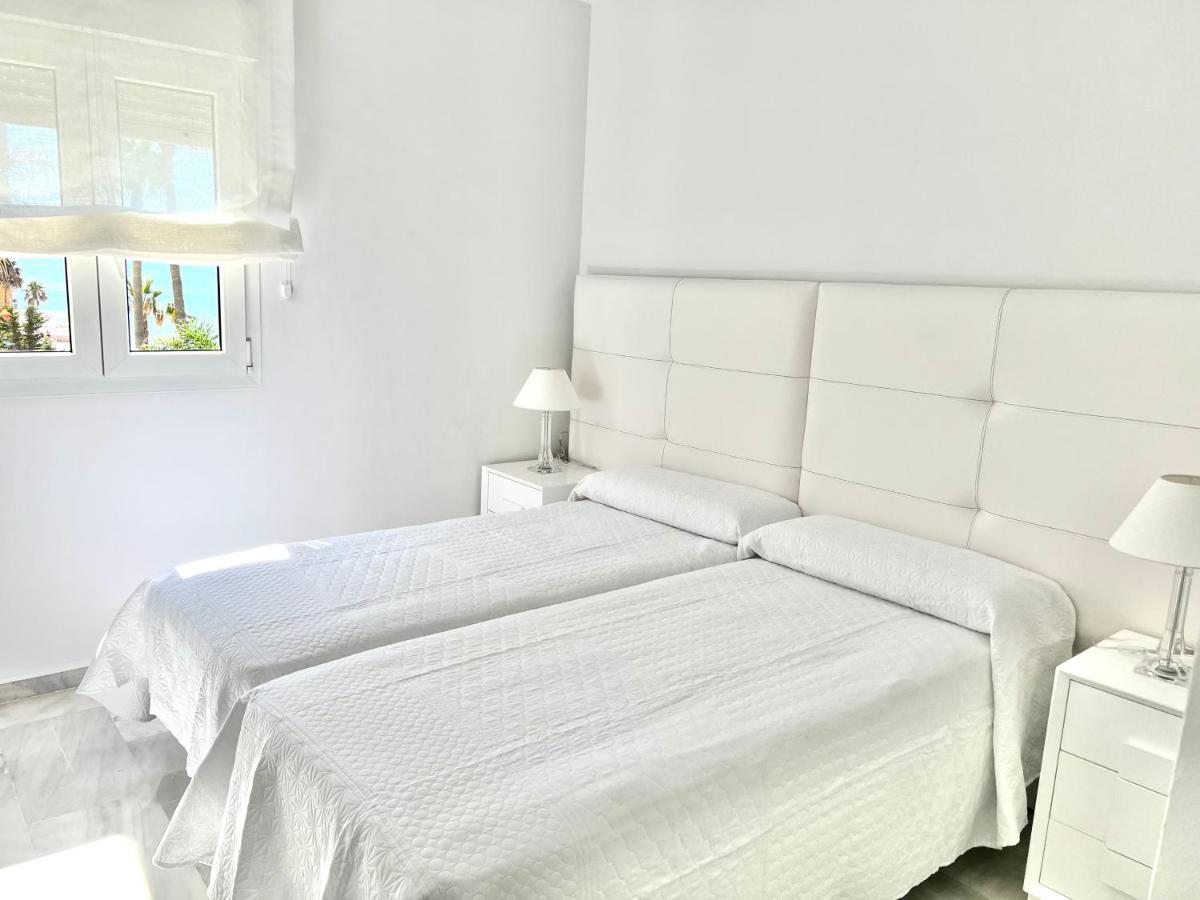 Mi Capricho 170 Beachfront Apartment Sitio de Calahonda Bagian luar foto