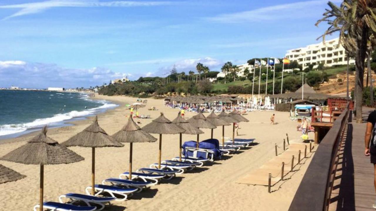 Mi Capricho 170 Beachfront Apartment Sitio de Calahonda Bagian luar foto