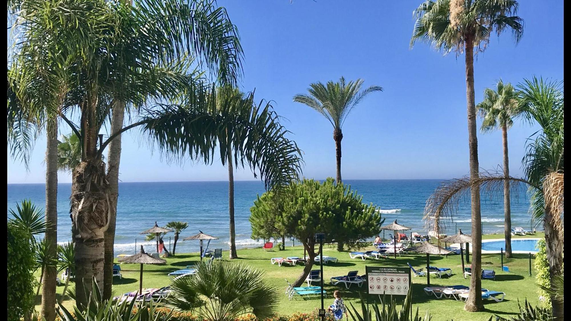 Mi Capricho 170 Beachfront Apartment Sitio de Calahonda Bagian luar foto